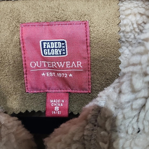 Faded Glory Faux Suede & Sherpa Vest Size Small Brown/Tan Boho Toggle closure - Picture 5 of 9